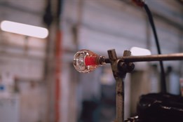 Sklářství jako vášeň: Milan Pešák v Moseru ukazuje, že bez nadšení to nejde