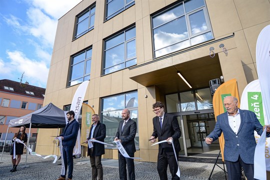 Plzeňská Doubravka oživila historický klenot. V budově bývalé školy bude sídlit radnice