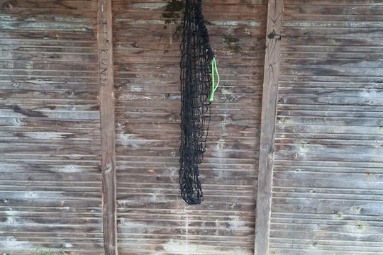 Hasiči chtěli potěšit sousedy, místo vděku jim zbyla prázdná síť